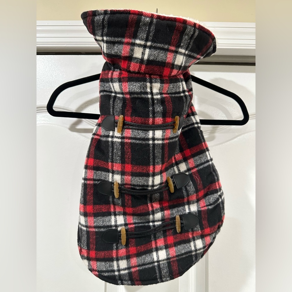 NWT Sherpa dog coat | fuzzy | warm | size L | velcro closure